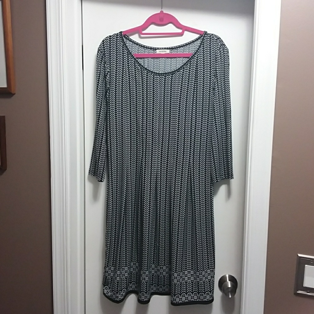 Black & White 3/4 sleeve dress